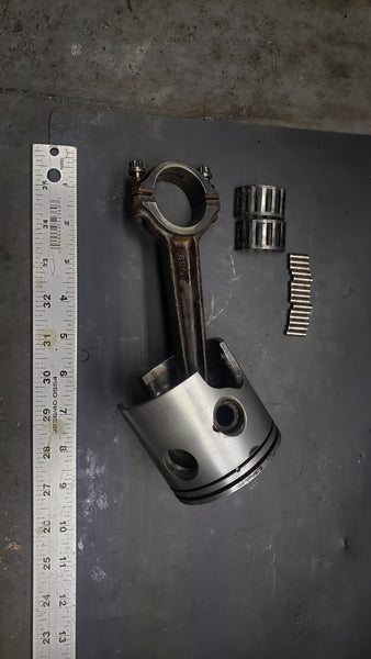 *1990-05 Mercury Mariner 7442A3 765-7442 Port Piston & Connecting Rod 135-200HP OEM