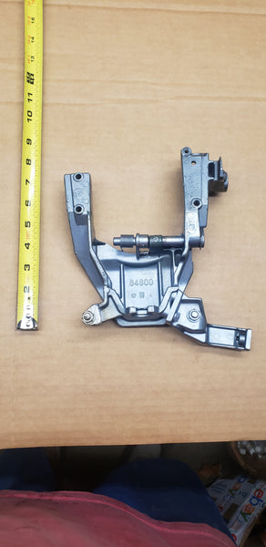 *1984-97 Yamaha Mariner 648-44518-00-94 95548M 64800 Mount Bracket 25-30Hp Outboard