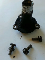 1989 Evinrude Johnson 9.9 hp DRIVESHAFT SEAL HOUSING Good Condition