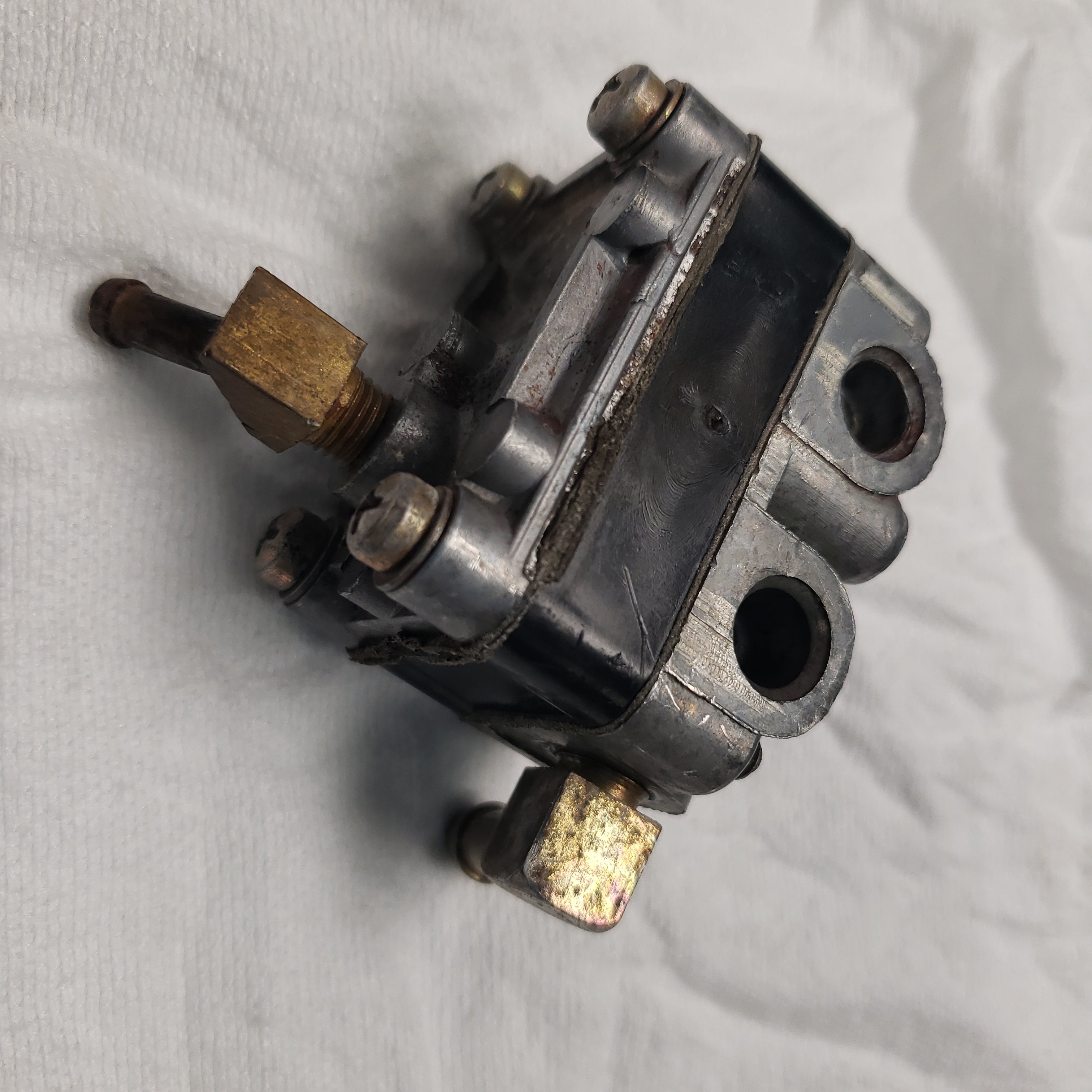 1975-1986 Mercury 3.9-40 Hp 89977A1 53240 6154 Fuel Pump Assembly
