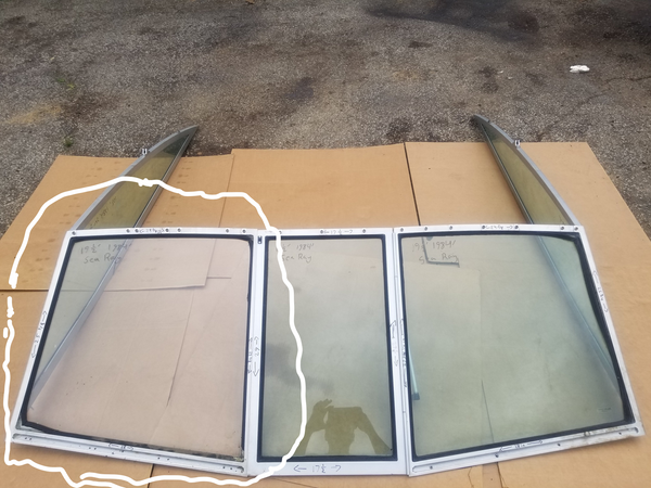 *Sea Ray Ski Boat Runabout Starboard Front Windshield Glass Window*