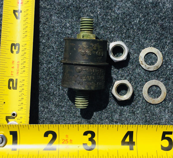 ~68-79 Johnson Evinrude Fisherman 6-40 Hp 0303880 Midsection Upper Bushing Mount*